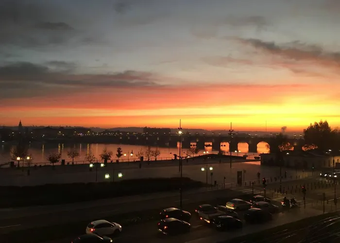 Apartment 60m² - Plein Centre - Vue Quais & Miroir D'eau Bordeaux